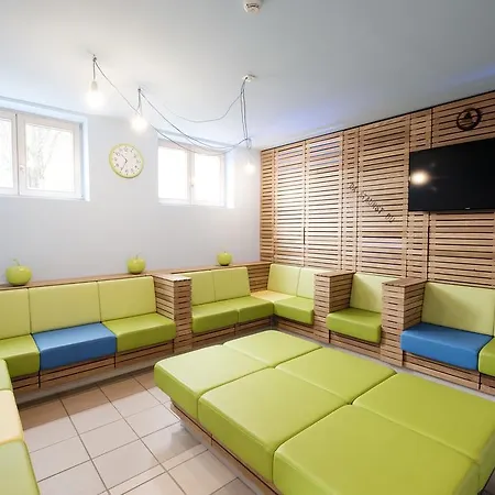 Хостел Hi Youth *